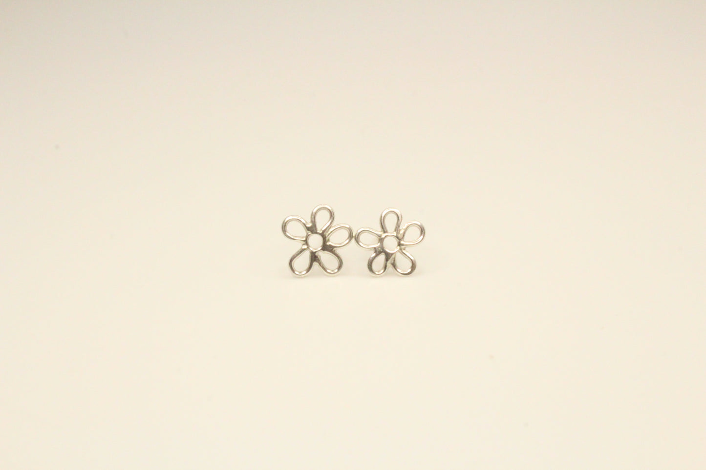 Wire Flower Stud Earrings