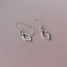 Load image into Gallery viewer, Leaf Outline Drop Earrings