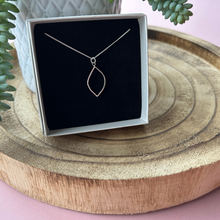 Load image into Gallery viewer, Leaf Outline Necklace