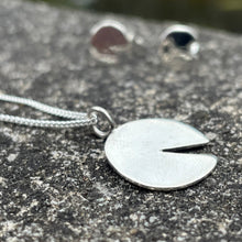 Load image into Gallery viewer, Lilypad Necklace