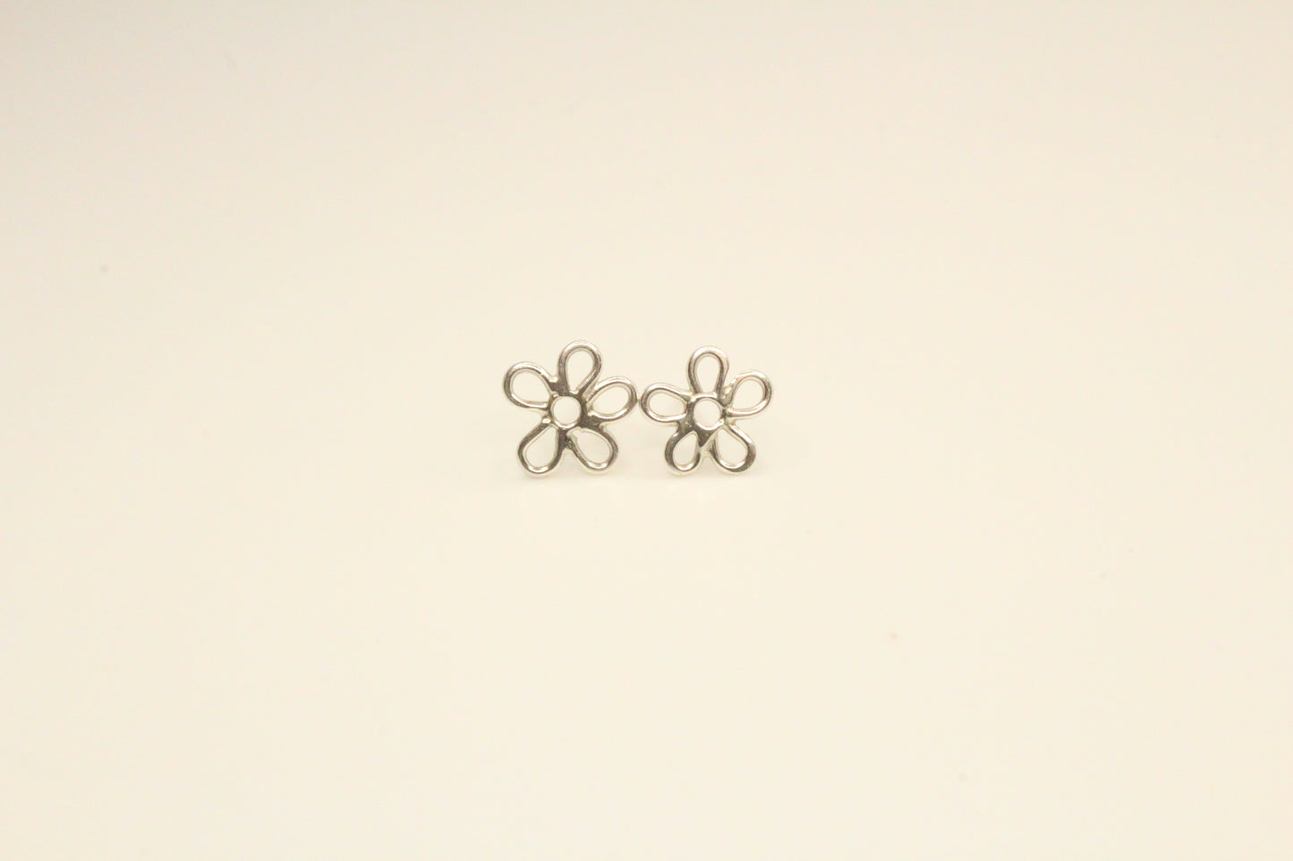 Wire Flower Stud Earrings